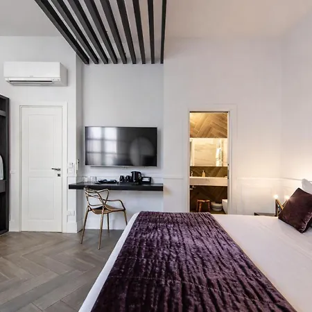 Umberto 34 Collection - Boutique 3*